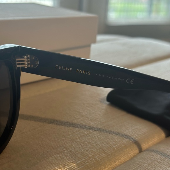 Celine Shadow - Picture 3 of 8